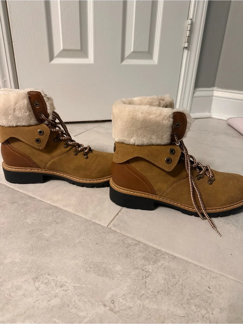 Nautica Faux Fur Cuff Tan Lace-Up Winter Boots